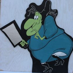 WITCH HAZEL LOONEY TUNES - HALLOWEEN LAWN ART 