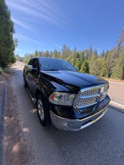 Ram 1500 Laramie 5.7hemi  Crew cab