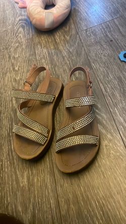 11c sandals