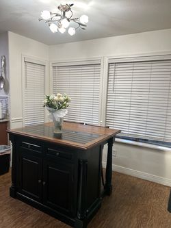 Kitchen Island 2 stools
