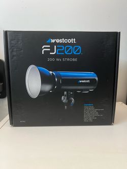 Westcott FJ200 (off-camera flash)