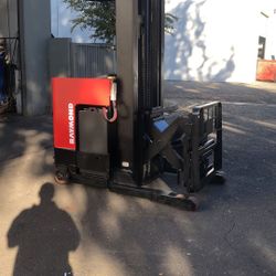 Raymond Reach Forklift 