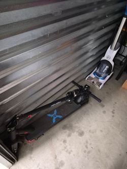 Hoover X scooter with Bluetooth speaker