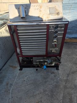 Fox carpet machine with Nissan motor