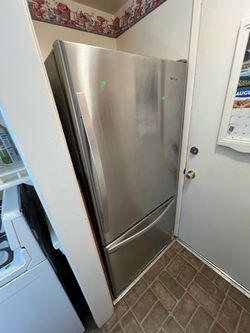 Whirl pool fridge