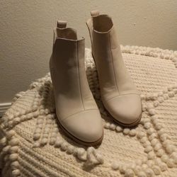 Beige Women's Boots  Size 7.5 