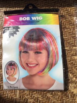 BOB WIG  * CHECK PICTURES AND MY OFFERS PLEASE*