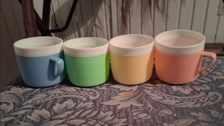 Set of 4 Vintage Pastel bolero Mugs