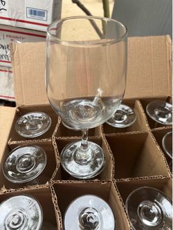 Wine glasses 20 oz   70 pcs total new