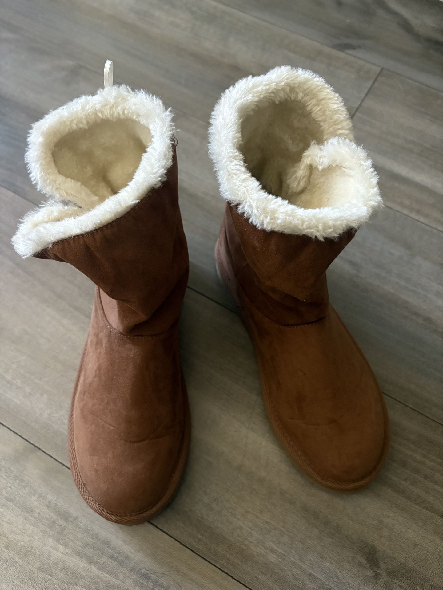 Old Navy Boots Youth Size 6