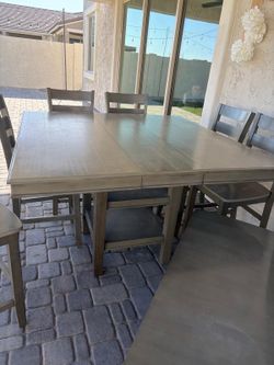 Comedor grande en excelentes condiciones