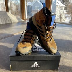 Adidas Terrex Trailmaker Mid Cold RDY Hiking Shoes Size 9.5