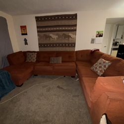 Sectional With Pullout Bed
