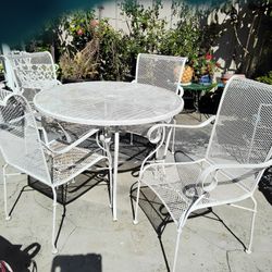Juego de patio Mesa Con 4 Sillas De Metal