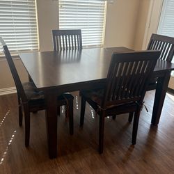 Dinette set with 4 chairs