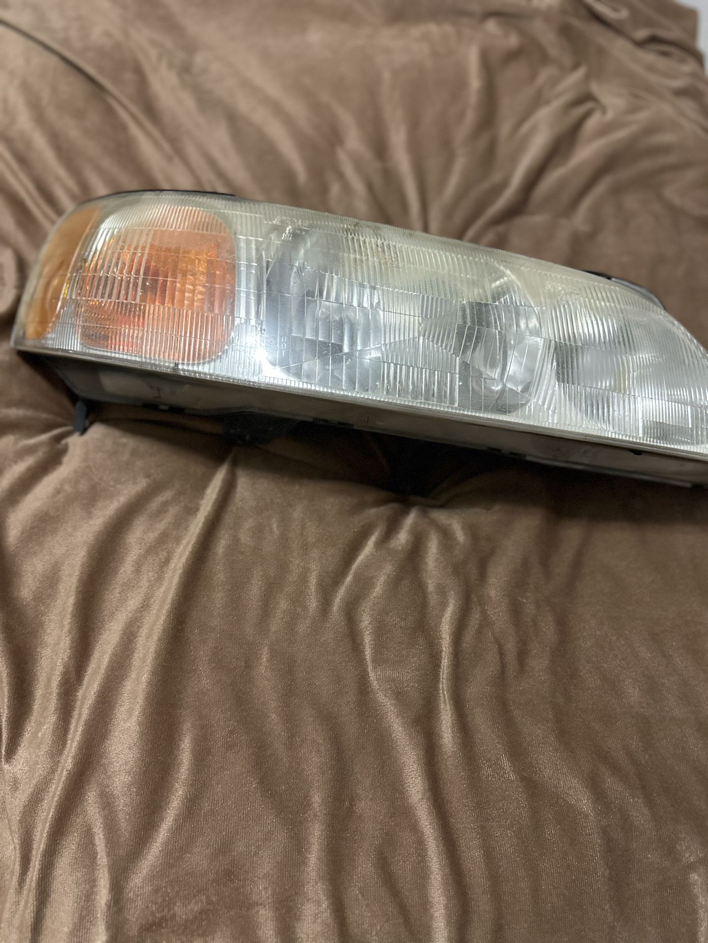 Pair Of 1999 Acura Rl headlights