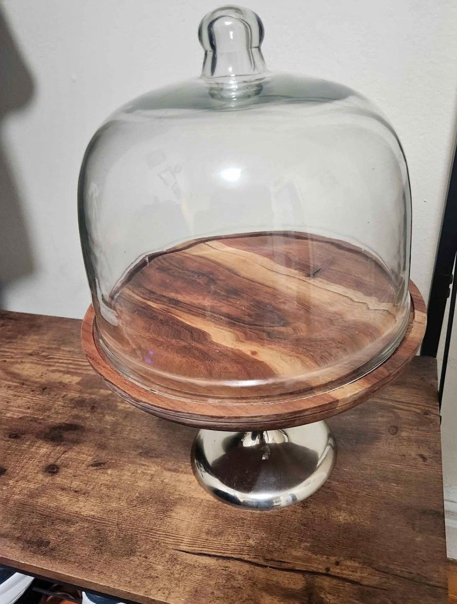 Used Cake Stand