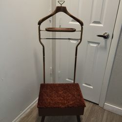 Antique Gentlemen Chair 