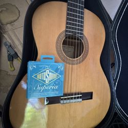 Hohner HC06 Classical Guitar w/ Case & New Strings - Great Condition