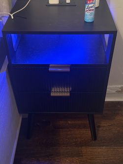 1 LED NIGHT STAND