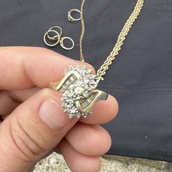Women’s Diamond Cluster Ring 10k 