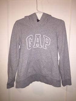 Gap sweater