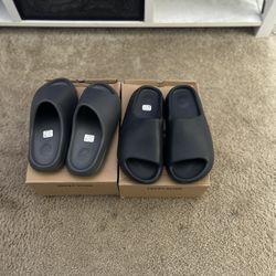 Yeezy Slides 