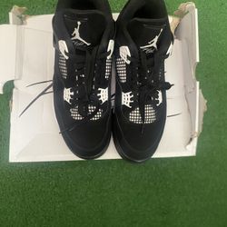 Air Jordan Retro 4 White Thunder Size 12 In Great Condition With Shoe Box. 