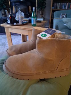 Women UGGs Size 10 New