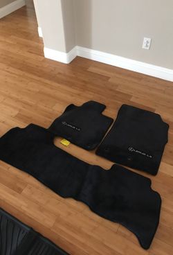 Likenew Lexus LX570 floor mat