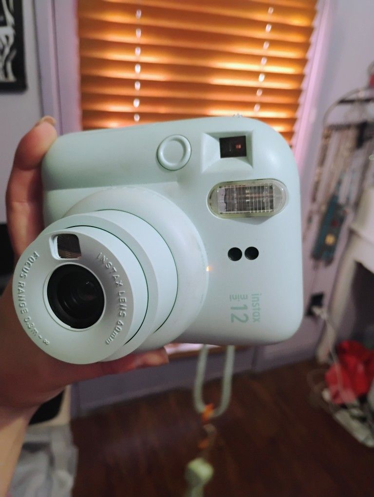Instax 12