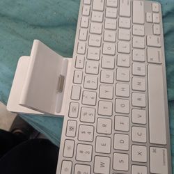 Apple Keyboard Excellent Condition 