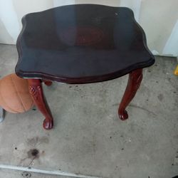 1 Side Table