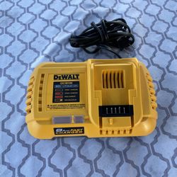 Dewalt Fast Charger 20volt