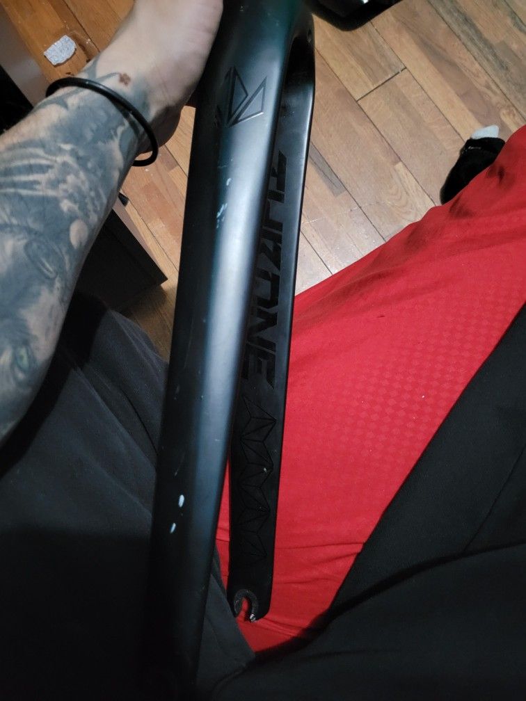 Throne sale carbon fork