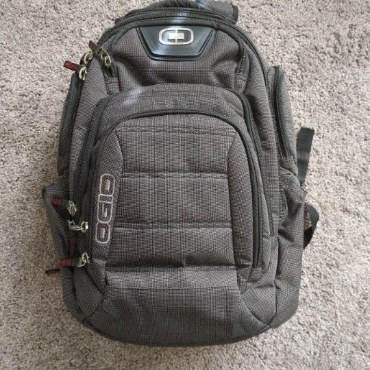bandit 17 laptop backpack Ogio Black this is a minimalists dream OGIO Bandit 17 Backpack -