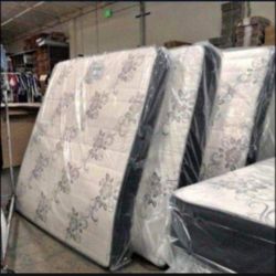 King Mattress and Boxspring  / COLCHONES NUEVOS DELUXE 