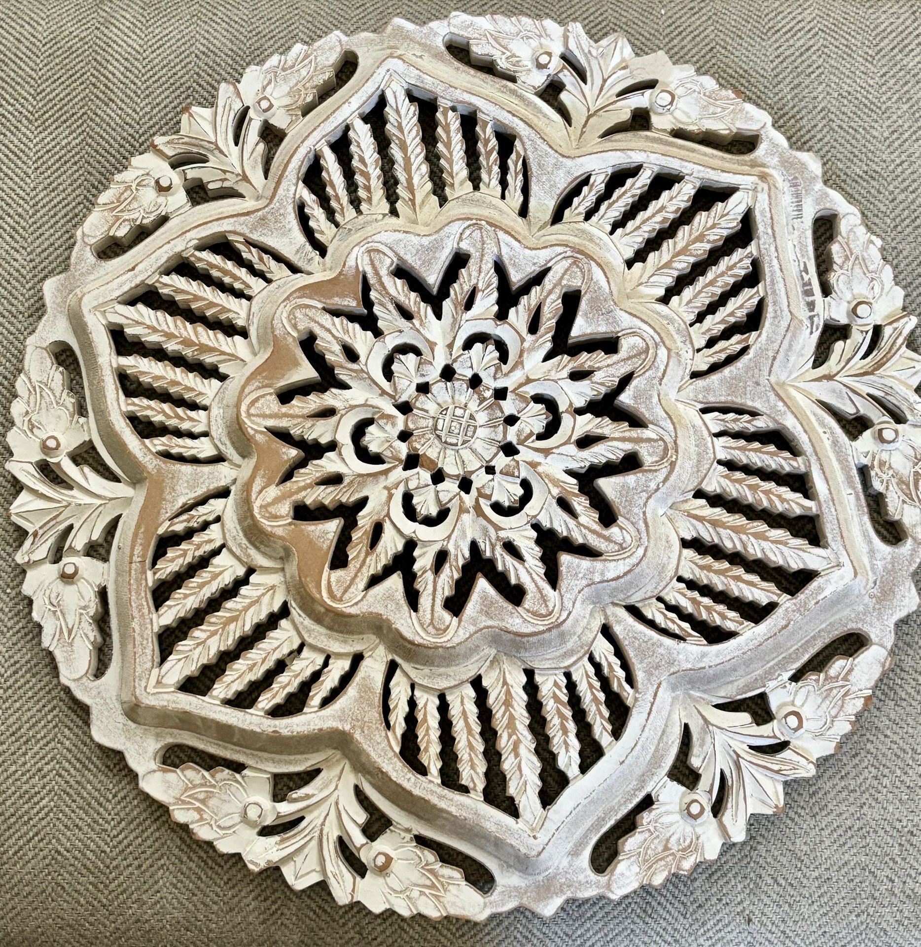 24” Round Wooden Wall Decor