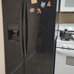$150 LG  Refrigerator $150