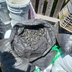 Free used landscape edging, black rubber mulch