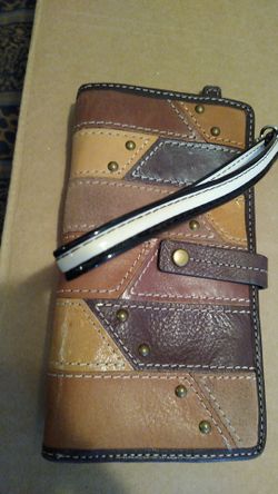 Pretty fossil wristlet leather