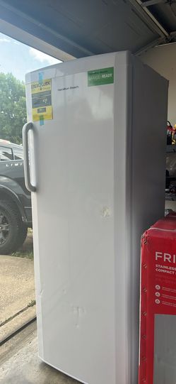 Upright freezer