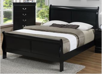 Queen sleigh bed and chest
