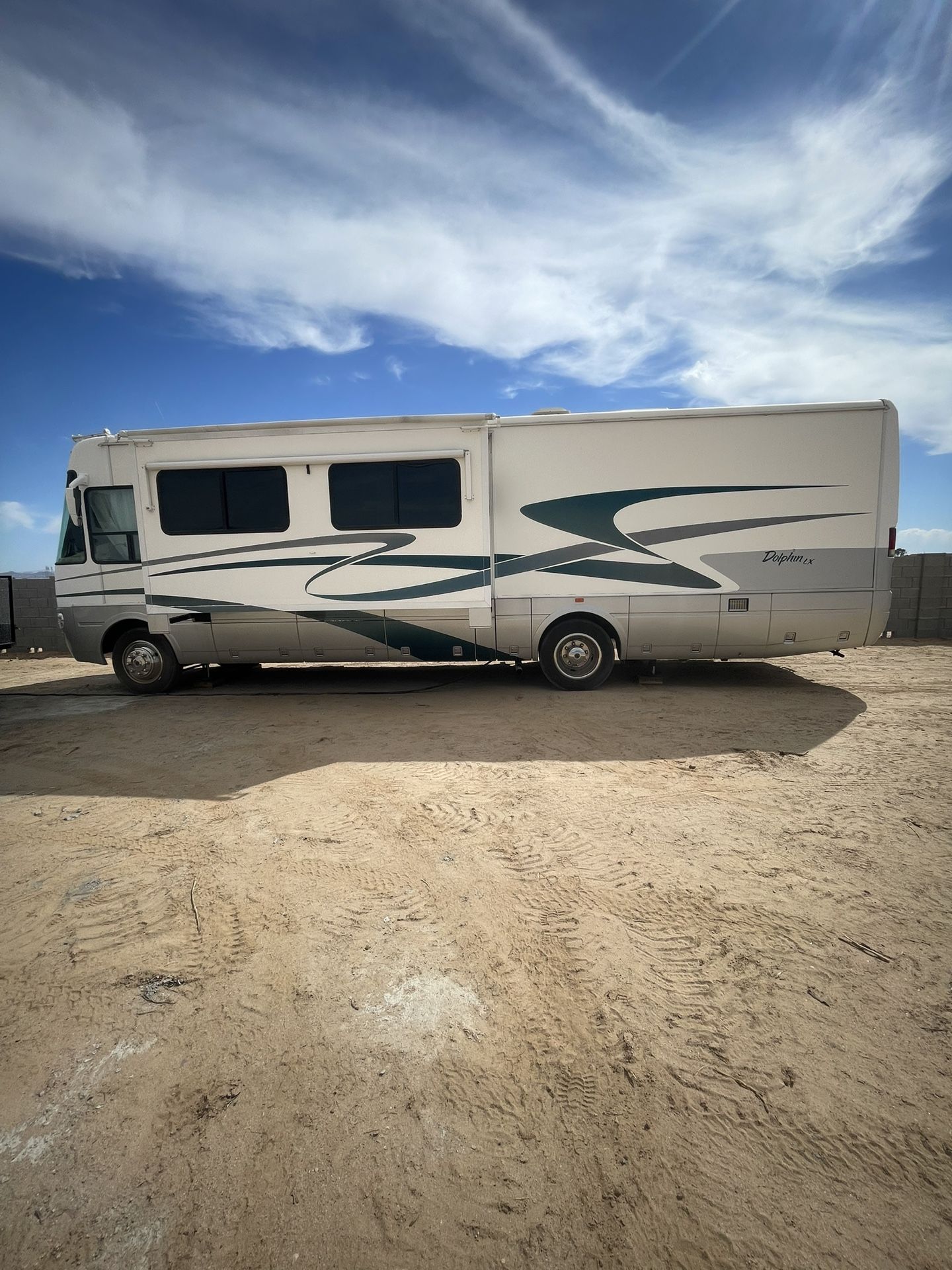 2003 National Dolphin 6355