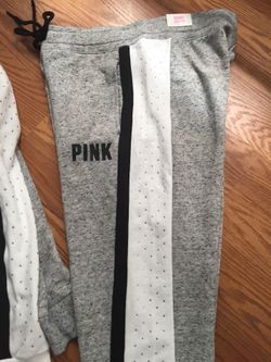 Brand new Victoria secret pink outfit bling and sweatshirt size medium for  Sale in Lakewood, WA - OfferUp