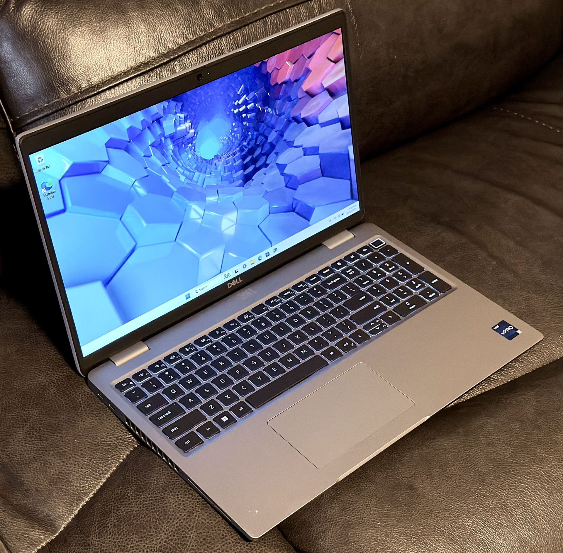 13th Gen Intel® Core™ i7-1370P vPro® (24 MB cache, 14 cores, 20 threads, up to 5.2 GHz Turbo) Windows 11 Pro, Dell Latitude 5540 15.6" Notebook - Full
