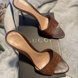 Gorgeous Gucci With Fancy Heel with Box