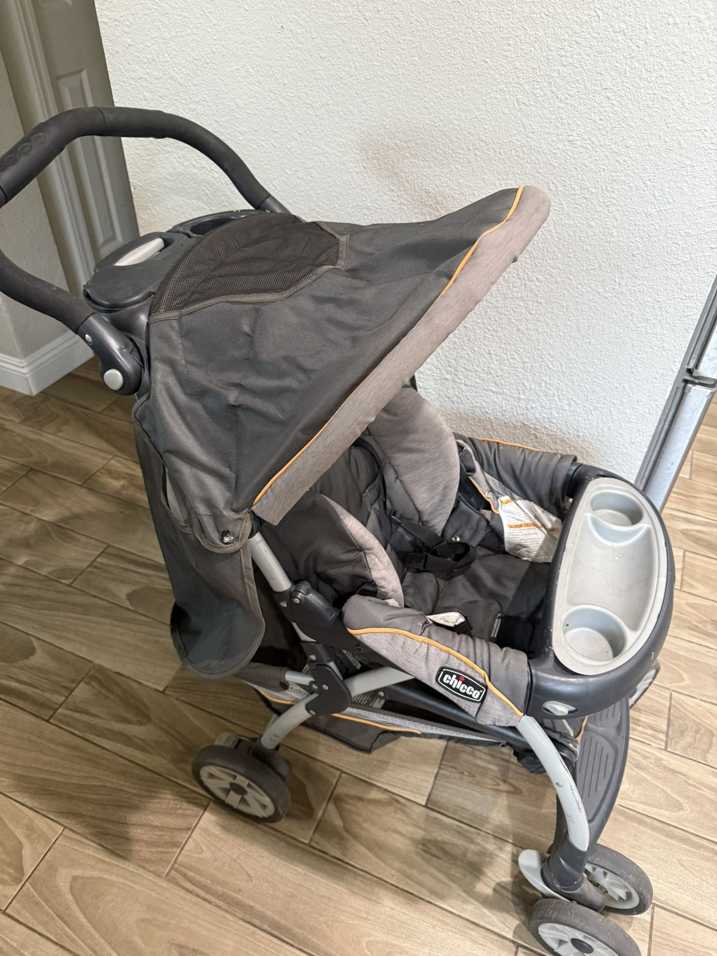 Chicco Stroller – Great Condition - Lies Flat!