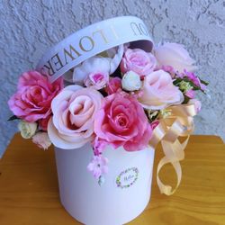 Beautiful Floral Arrangement Gift box For Anniversary Birthday