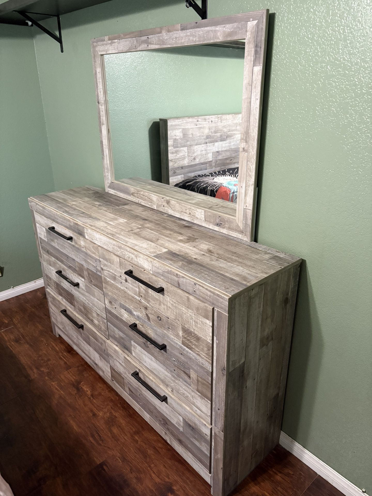 Vanity Dresser